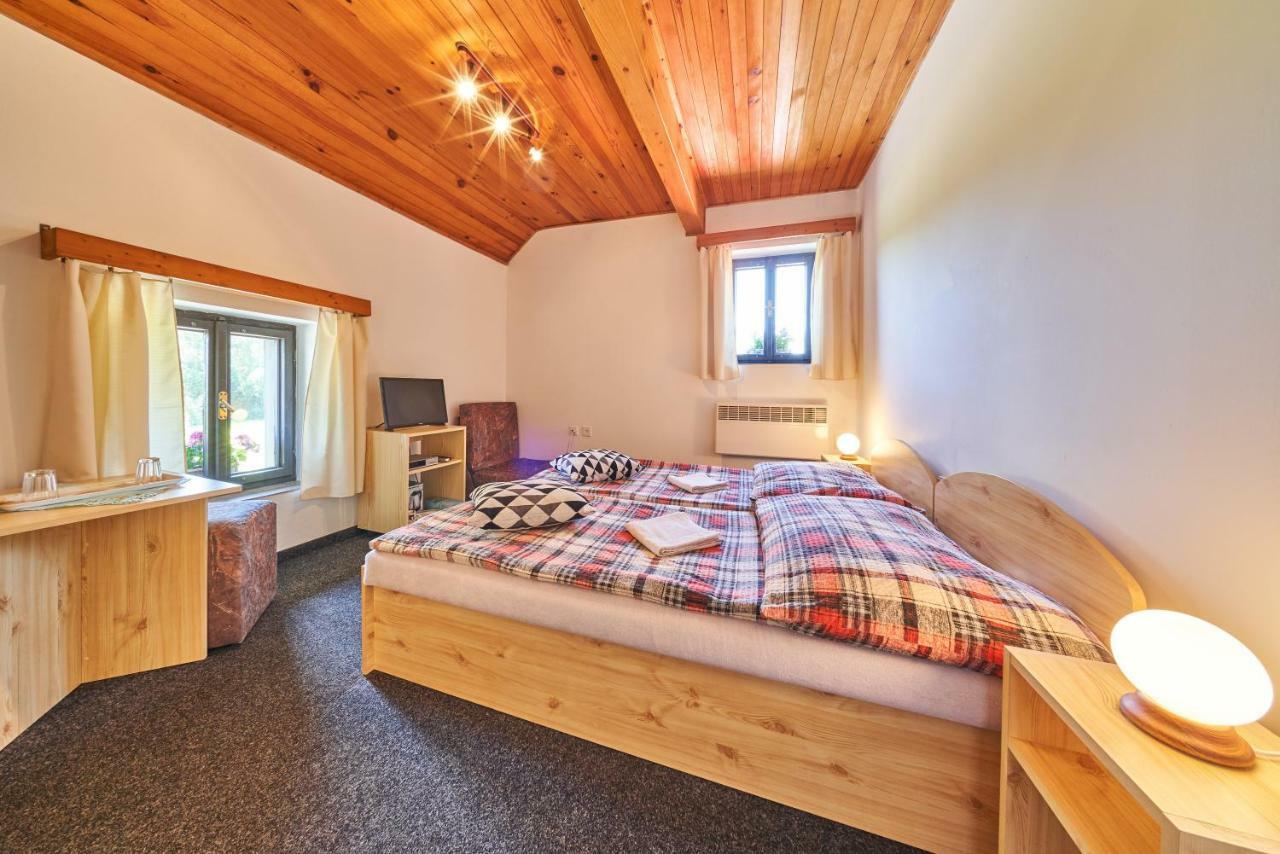 Penzion Pod Lesem Hotel Hodkovice Luaran gambar