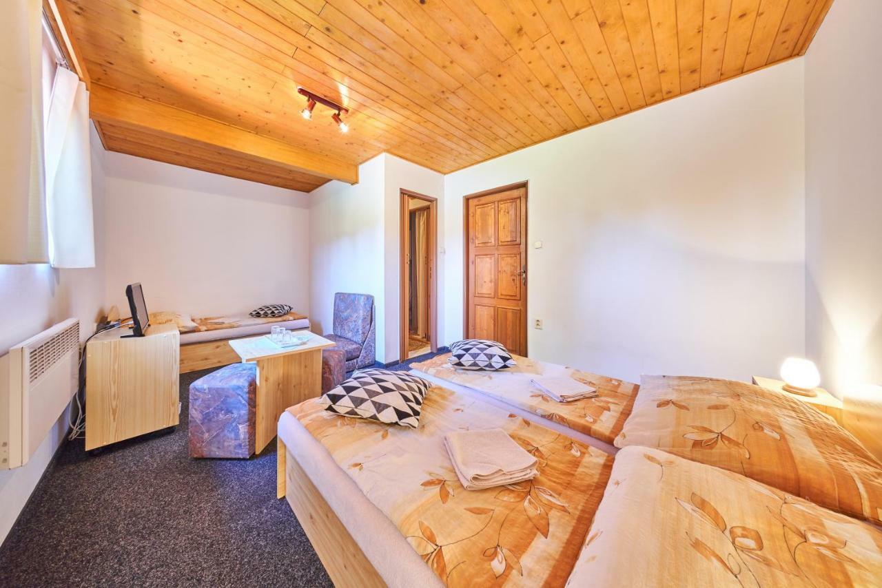 Penzion Pod Lesem Hotel Hodkovice Luaran gambar